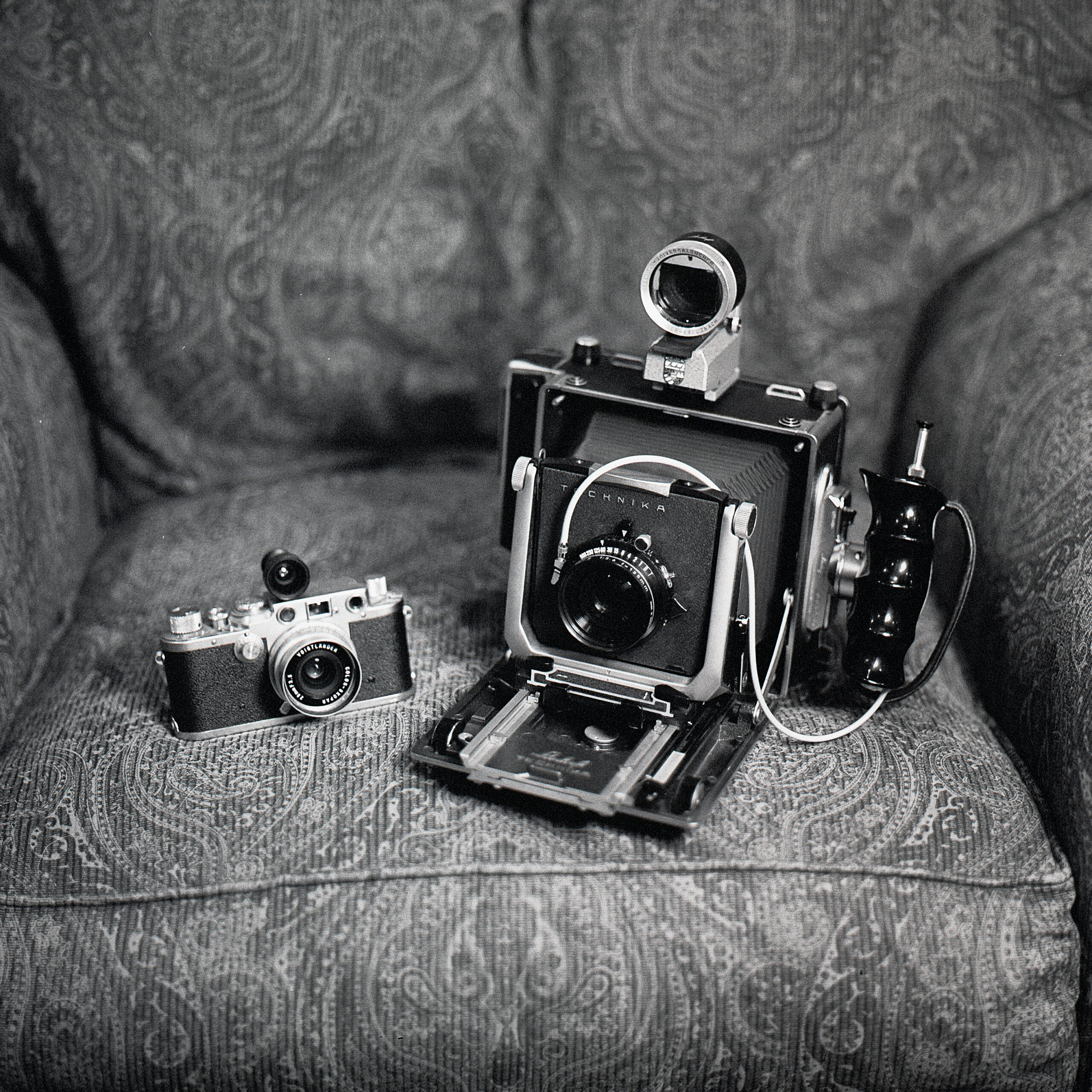 Big Linhof and the little Leica IIIf.